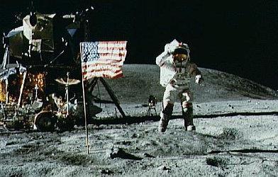 O homem na Lua Aconteceu em 1969. Os americanos foram os primeiros a pisar na Lua.