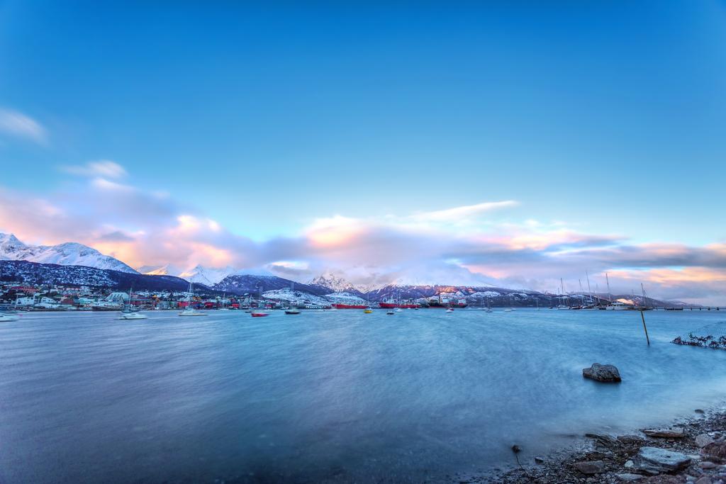 Dia 6 Ushuaia Pequeno-almoço. Excursão ao Parque Nacional Tierra de Fuego, um passeio através do bosque andino-patagónico que nos oferece copiosas vistas panorâmicas sobre o Canal de Beagle.