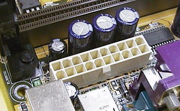 Conector ATX principal Todas as placas de CPU
