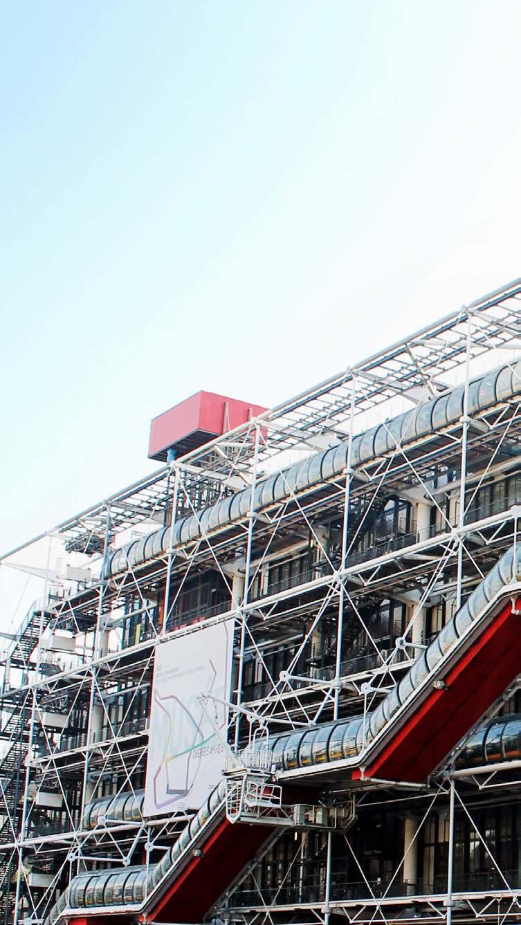 MUSEUS DE ARTE Centro Georges Pompidou O projeto do arquiteto Renzo Piano, como um prédio invertido (com as tubulações e escadas externas ao edifício), chama muito a atenção para esse museu com