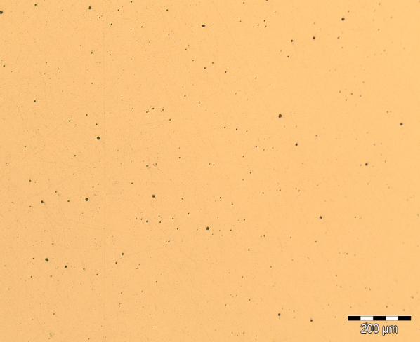 A Figura 17 mostra o aspecto micrográfico da seção transversal do metal de base após ser atacado com o reagente nital 3% com um aumento de