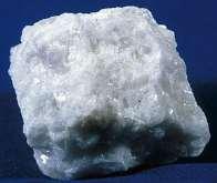 Classificação das rochas Quanto à quantidade de tipos de mineral: - Simples ou uniminerálicas: formada por apenas uma espécie de