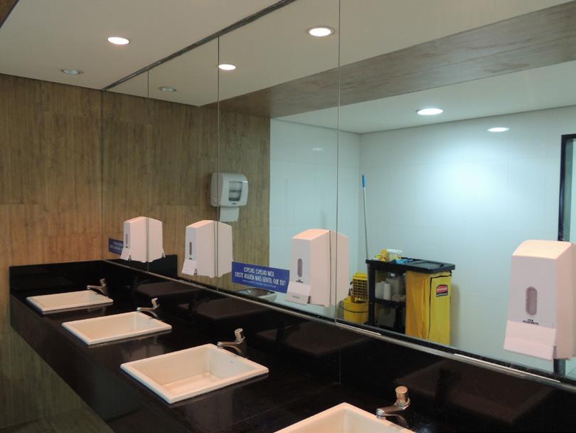 Comunicação Banheiro Espelhos Material: Adesivo Formato: a definir Qtd: 5 unidades por banheiro (preço por banheiro) Valor: R$