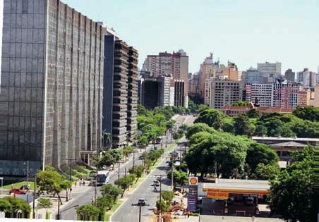 RICARDO GIUSTI/PMPA BENONIAS CARDOSO/FOLHA IMAGEM Centro da cidade de Porto Alegre (Rio Grande do Sul, 2007).