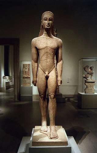 No Período Arcaico (VIII a V a.c.) os gregos começaram a esculpir, em mármores, grandes figuras de homens.