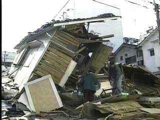 17 Danos causados por terremotos Terremoto de Kobe,