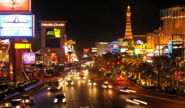 Já hotéis como Hard Rock Hotel & Cassino e o Planet Hollywood oferecem setores dedicados aos apaixonados por jogos, música e gente bonita. Dizem por aqui que o que acontece em Vegas, fica em Vegas!