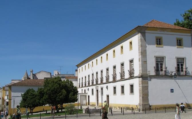 ESTUDO DE CASO Fórum Eugénio de Almeida e Pátio de São Miguel - Recuperação de património arquitetónico e
