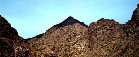 Portanto o Monte Sinai não poderia ser tão distante do local onde Moisés vivia, como vem sendo informado durante séculos.