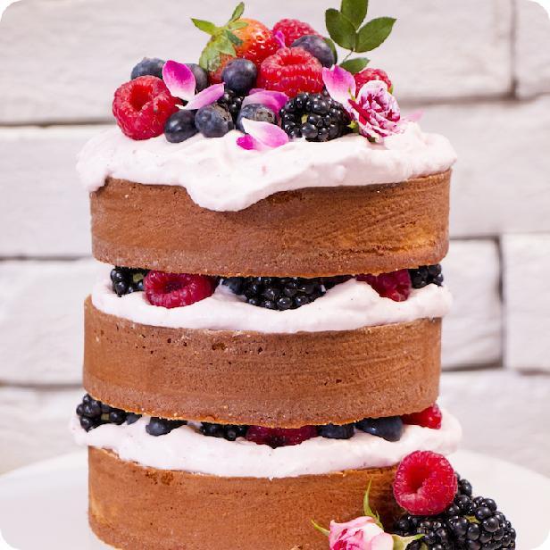 Na tradução literal do inglês, naked cake significa bolo pelado, uma ótima alternativa