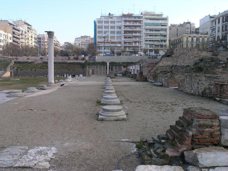 Ágora era a praça principal na constituição da pólis, a cidade grega da Antiguidade clássica.