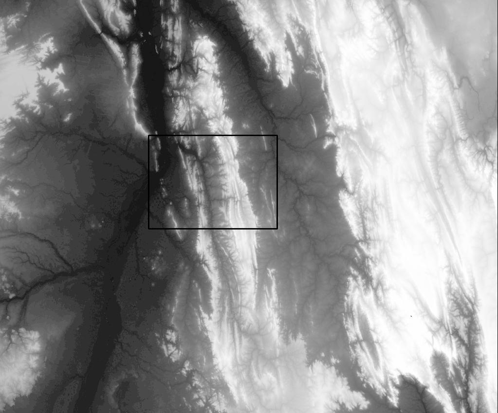 (a) (b) 45 km FIGURA 5: (a) Imagem em nível de cinza do Vale do Rio São Francisco na região da Chapada Diamantina gerada a partir da grade retangular de