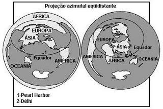 b) a projeção de Mercator conserva as áreas dos continentes e, por esse motivo, é chamada de eurocêntrica.