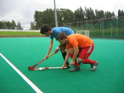 com cabeça do stick à frente desta, e puxa-la para si; 3.