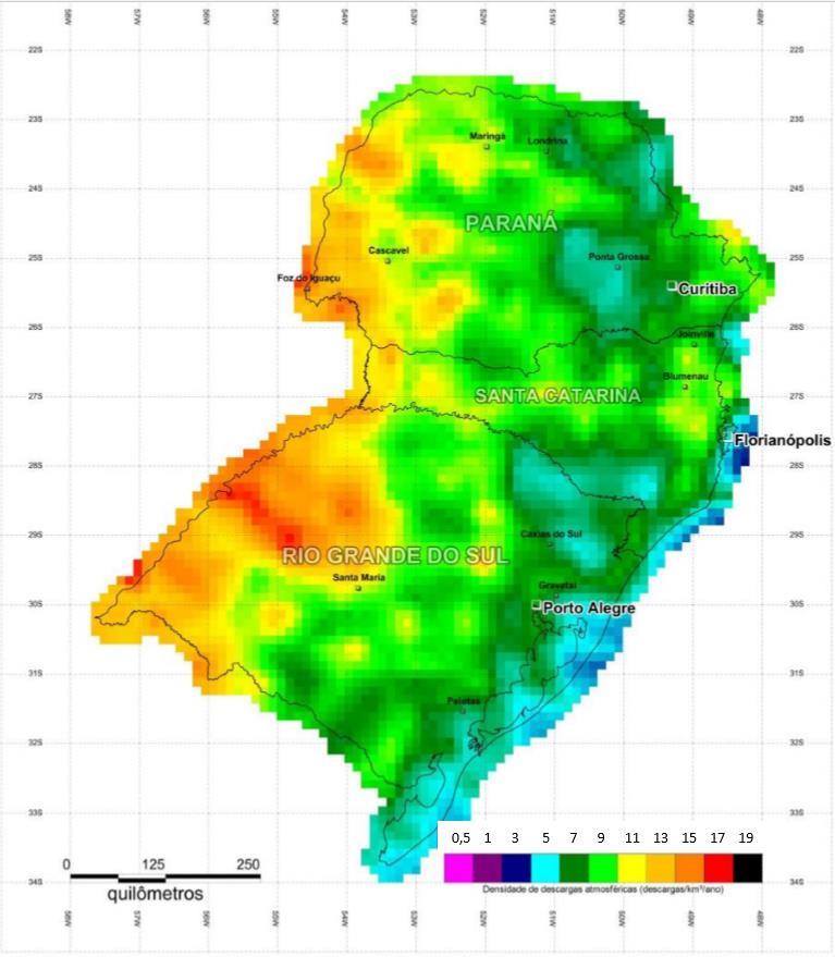 93 Figura 34 Mapa de densidade de descargas atmosféricas N G da região sul. Fonte: ABNT NBR 5419-2, 2015. A área de exposição da estrutura é determinada a partir de suas características geométricas.