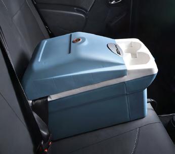 7711732271 O acessório permite resfriar e aquecer bebidas e alimentos dentro do carro.