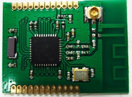 2.5.2 Antena PCB ou impressa A antena PCB é uma antena impressa sobre um material PCB que pode ter inúmeras configurações: antena F invertido, antena meander, dipolo, etc. [5]. A Figura 2.