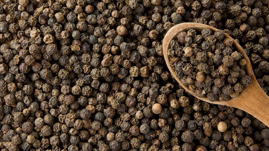 15 Black Pepper Piper nigrum (Pimenta-do-reino) Principais Benefícios Fornece suporte antioxidante. Suporta a prática saudável. Ajuda na digestão. Melhora o sabor dos alimentos.