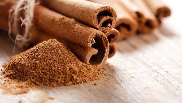 Cinnamon Bark Cinnamomum zeylanicum (Canela) ORIGEM: INDONESIA Benefícios Principais Suporta função metabólica saudável. Mantém um sistema imunológico saudável. Repelir naturalmente insetos.