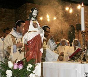 No dia 27 de junho, Solenidade do Sagrado Coração de Jesus, é celebrado o Dia de Oração pela Santificação dos Sacerdotes.