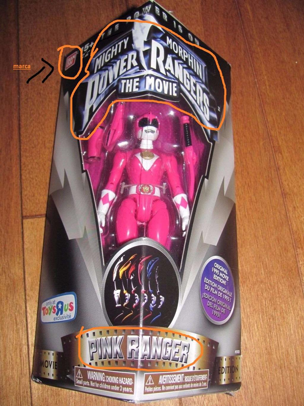 Nesse caso vc vai procurar fabricante, nome escrito na caixa, nesse caso conseguimos captar as escritas abaixo Bandai Pink ranger power ranger movie Detectamos que é um produto americano.