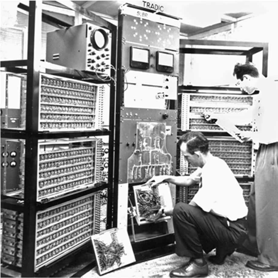 TRADIC : primeiro computador digital transistorizado de propósito geral (1955) 700 transistores de