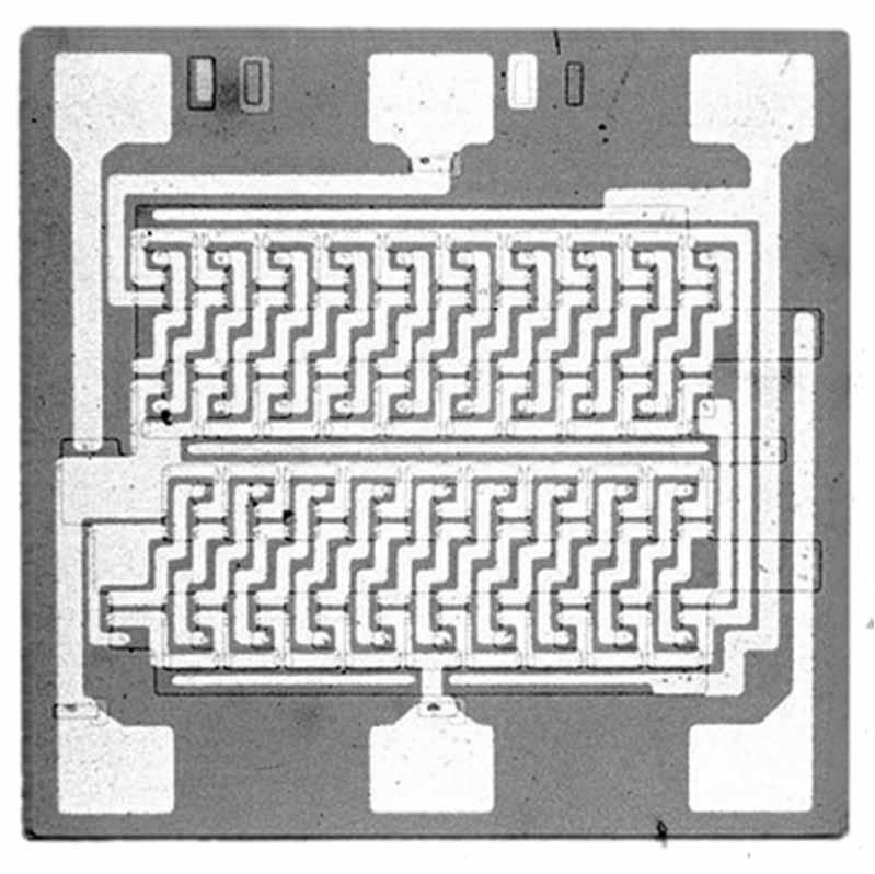 A integração: Primeiro circuito integrado com tecnologia MOS (1964); descoberto em 1960; condutividade é controlada por tensão (efeito de campo) menor custo de fabricação;