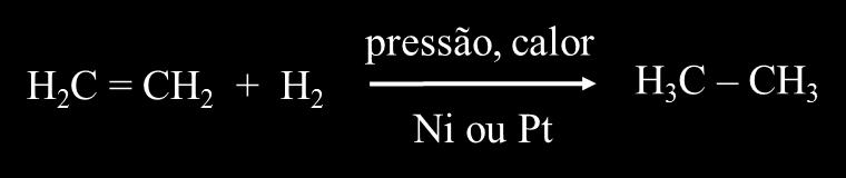 TIPOS DE REAÇÕES ORGÂNICAS Reações de Adição em alcenos e alcinos Nas reações de adição, ocorre a quebra da ligação pi (π), ou seja, o rompimento da ligação dupla.