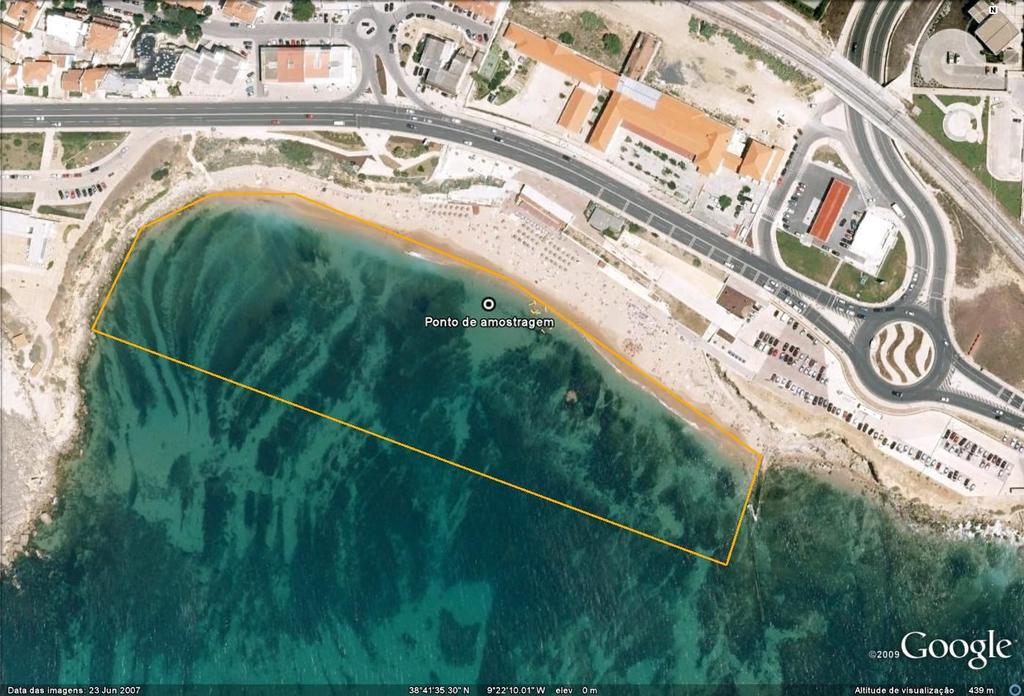 Delimitação da Água Balnear e Localização do Ponto de Monitorização Coordenadas do Ponto de Monitorização: O ponto de monitorização localiza-se a meio da praia.