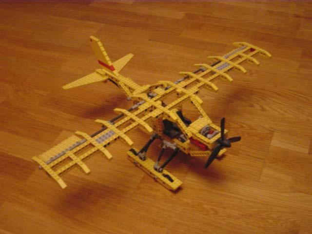 Objectivo Elaborar um modelo 3D de um Hidroavião de marca LEGO e