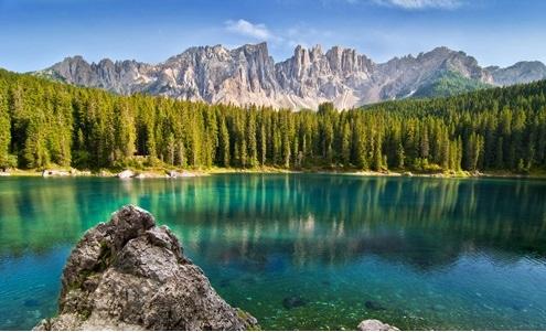 mais bela paisagem dos Alpes italianos, caracterizada por altas