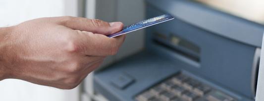 Clonagem de Cartões Captura Online de Informações do Cartão de Crédito Captura das informações do cartão e da tarja magnética a partir do dispositivo ATM CARD SKIMMING.