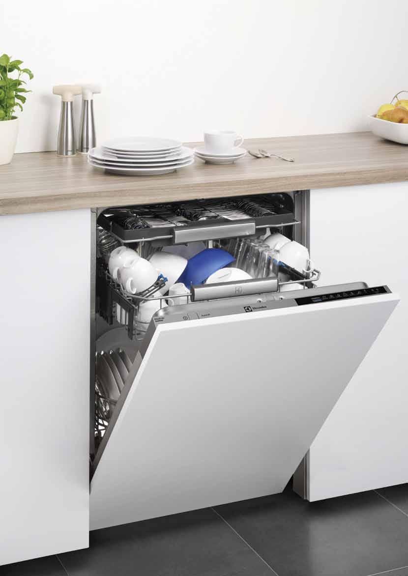 Loiça Livre Instalação - Largura 45 cm Máquina de Lavar Loiça RealLife ESF4520LOX Com uma largura de apenas 45 cm, esta máquina é a solução ideal para cozinhas com espaço limitado.