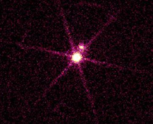de 10000 kelvin. Um exemplo famoso de uma anã-branca é a estrela Sirius-B, que pode ser observada na imagem abaixo ao lado de sua companheira brilhante Sirius-A.