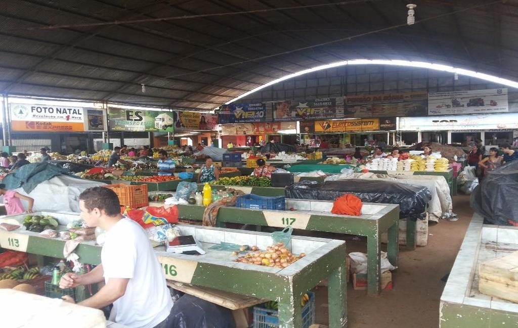 Foto I: Interior da Feira do Produtor. Fonte: Autores.