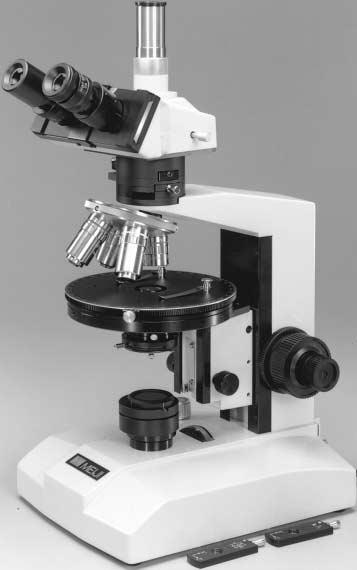 33 2.4.1 Microscopia óptica Com as lâminas delgadas prontas, foi iniciado o processo de estudo petrográfico das mesmas.