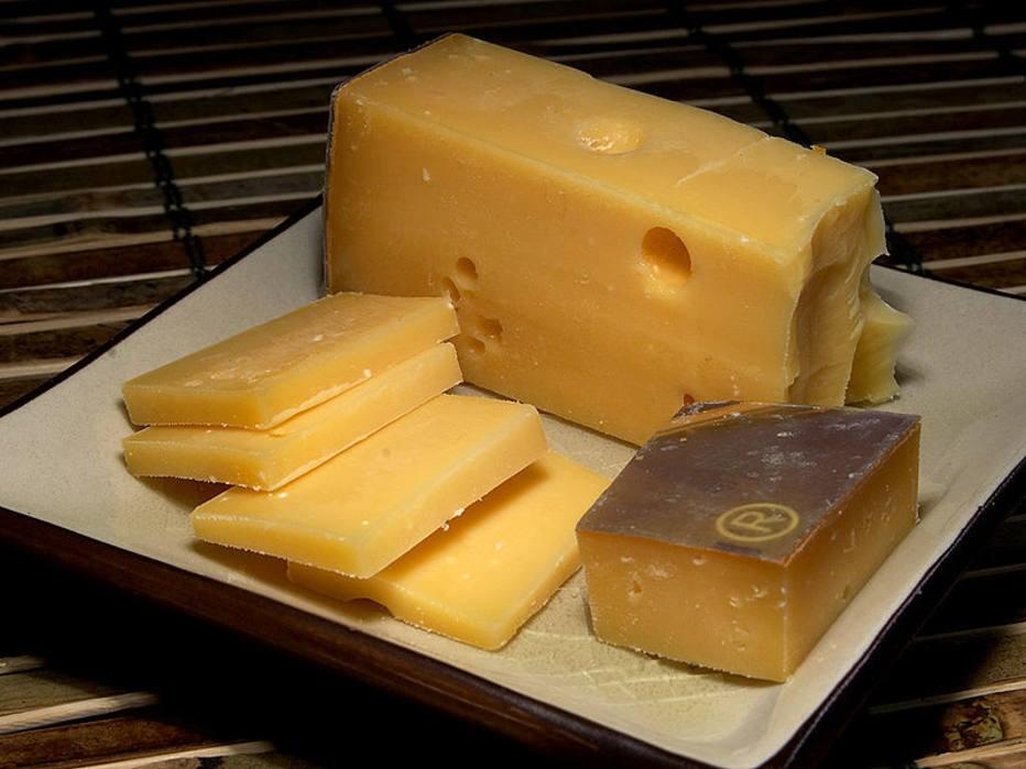Cada queijo uma história Muitos dos selecionados a seguir têm o selo DOC, ou seja, sua denominação é de origem controlada.