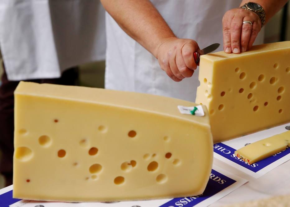 Ricota Embora seja considerada queijo pela maioria das pessoas, os especialistas afirmam que a ricota não deveria receber esta denominação.