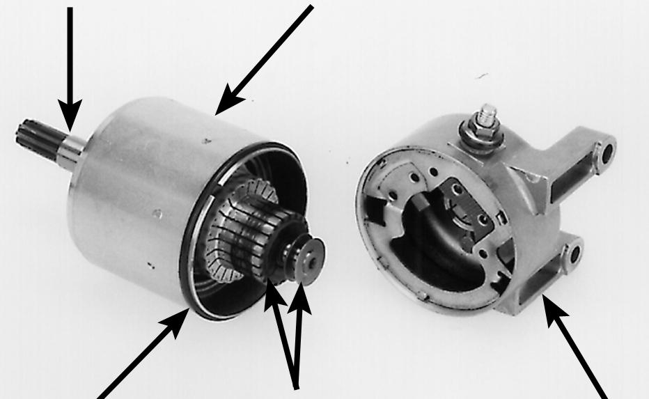 XR250 Remova a tampa traseira, os calços e o anel de vedação. Remova o induzido da carcaça do motor de partida.