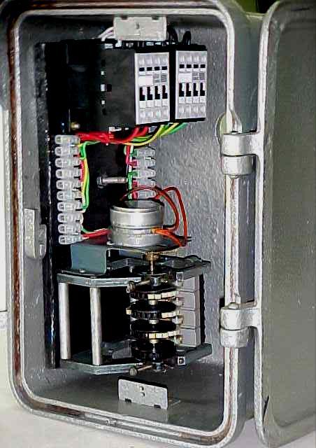 12.2. Controladores semafóricos (cont.) 12.2.1. Eletromecânicos primeiros a surgirem vantagens - robustos - manutenção simples -