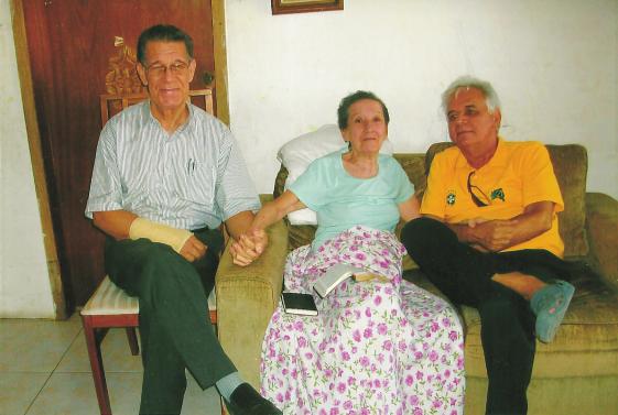 CANTINHO DA MATURIDADE No meio da semana passada um grupo da Terceira Idade esteve reunido na residência da irmã Zuleika Amorim Allouchie, com a finalidade, entre outros assuntos, de orar pelo irmão