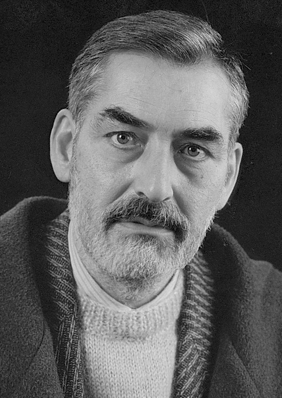 o autor Manuel María Manuel María Fernández Teijeiro nace en Outeiro de Rei en 1929.