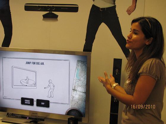 A entrada do segundo jogador em cena é extremamente simples e intuitiva, bastando aparecer ao lado do primeiro e deixar que o Kinect o detecte.