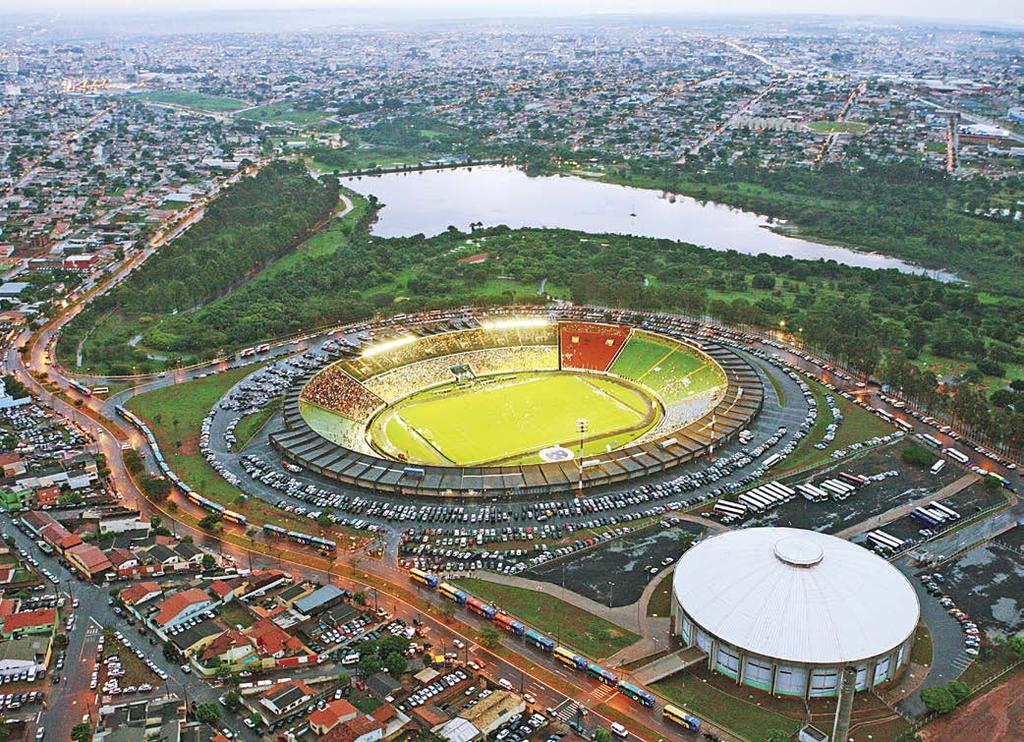 COMPLEXO ESPORTIVO DO PARQUE DO SABIÁ Sabiá Park Sports Complex ESTÁDIO MUNICIPAL O Estádio Municipal tem capacidade para 53.350 pessoas distribuídas em 56.