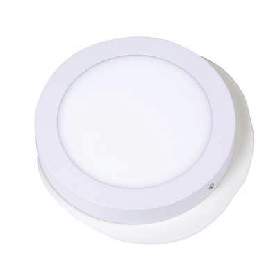 Agregue design e funcionalidade aos ambientes de forma muito versátil, podendo ser utilizada em teto de gesso ou alvenaria. BIVOLT FP >0,9 IRC >80 120º ÚTIL 25.