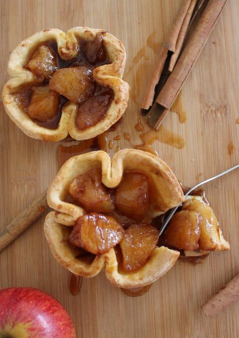 Torta MAÇÃ (INVIDIVUAL) Massa crocante com deliciosas maçãs carameladas com canela.