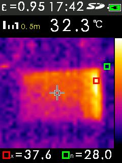 Emissividade Hora Nível de bateria Distância do ajuste de paralaxe Paleta de cores Valor de temperatura do ponto central Indicação de temperatura Mínima Imagem Indicação de temperatura Máxima