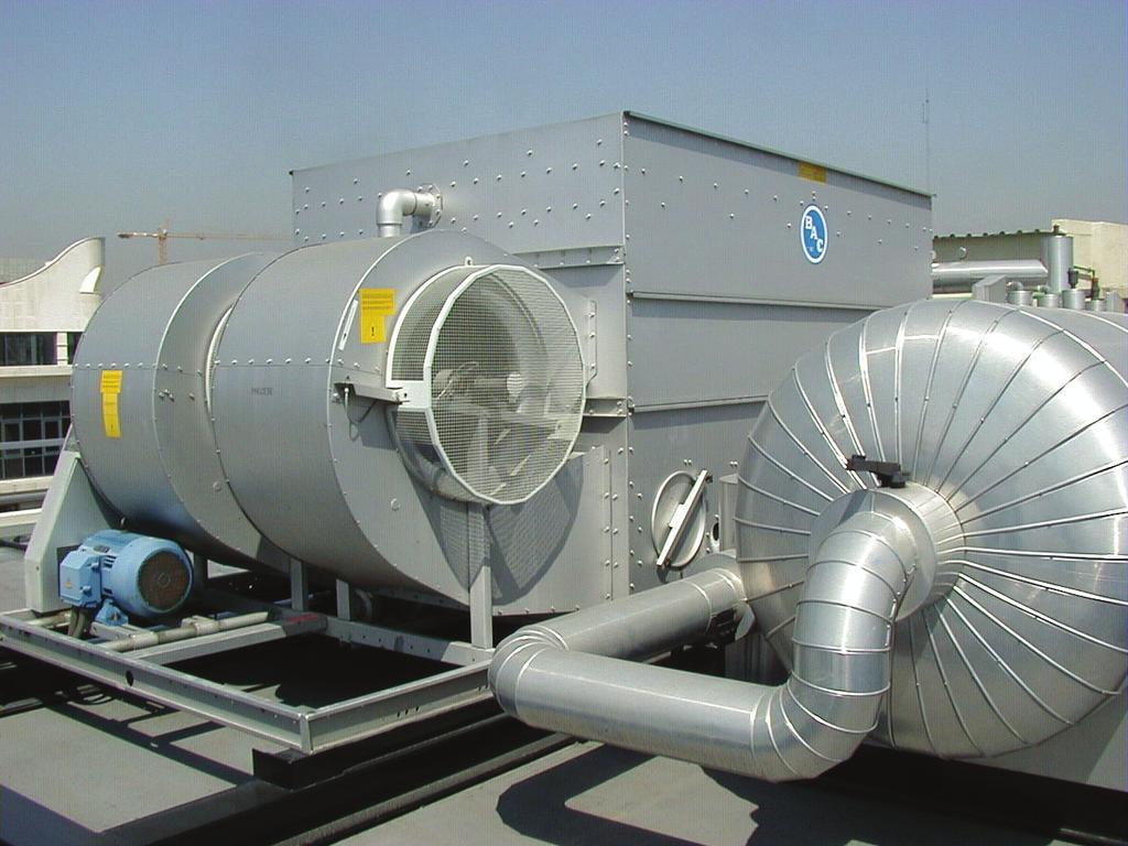 2), ou outro equipamento de arrefecimento (por exemplo, um condensador evaporativo - Figura 3), a tubagem de recirculação, permutador de calor, bombas e todos os equipamentos adjacentes, tais