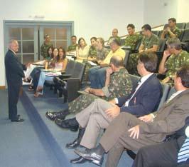 Participaram do curso militares e servidores civis do IME. O encerramento do curso contou com a presença do Gen Bda Emílio Carlos Acocella, Comandante do IME na oportunidade, do Dr.