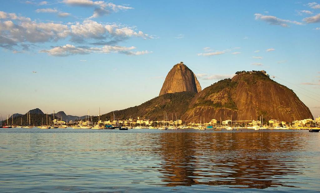 Relevo tipo Pães de Açúcar (RJ)